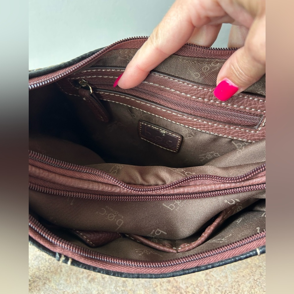 b.o.c. Vegan pebbled like leather shoulder purse in black and brown like new - Picture 11 of 13